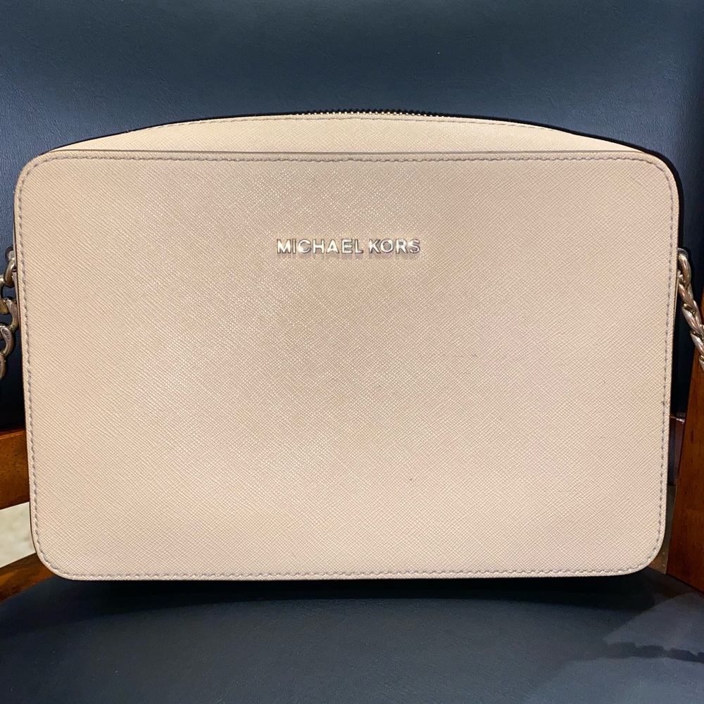 Michale Kors Jet Set East West Crossbody Beige